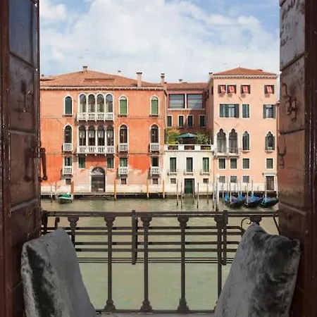 Apartmán Palazzo Alvera Grand Canal Benátky
